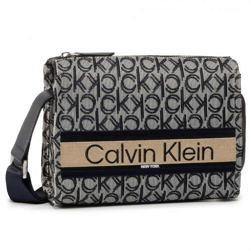 Praktická malá kabelka od Calvin Klein