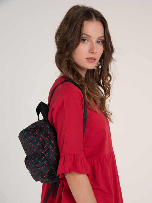 Elegantní dámský batoh s moderním potiskem