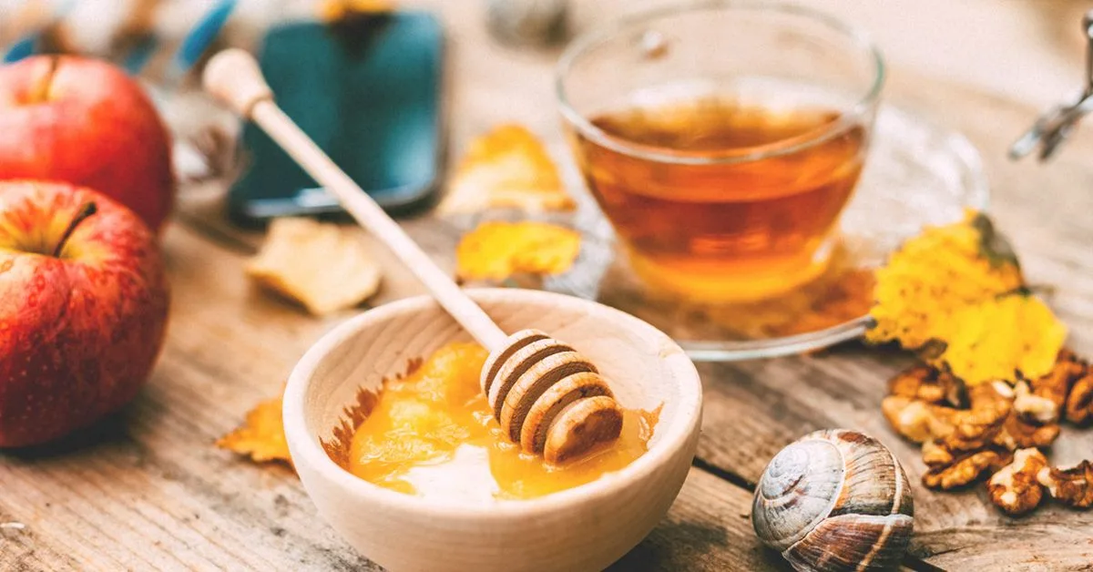 Lze přidávat med do horkého čaje? Vědci tyto pochybnosti rozptýlili.